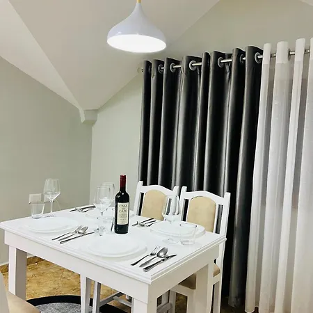 Potka Tirane Апартаменты *